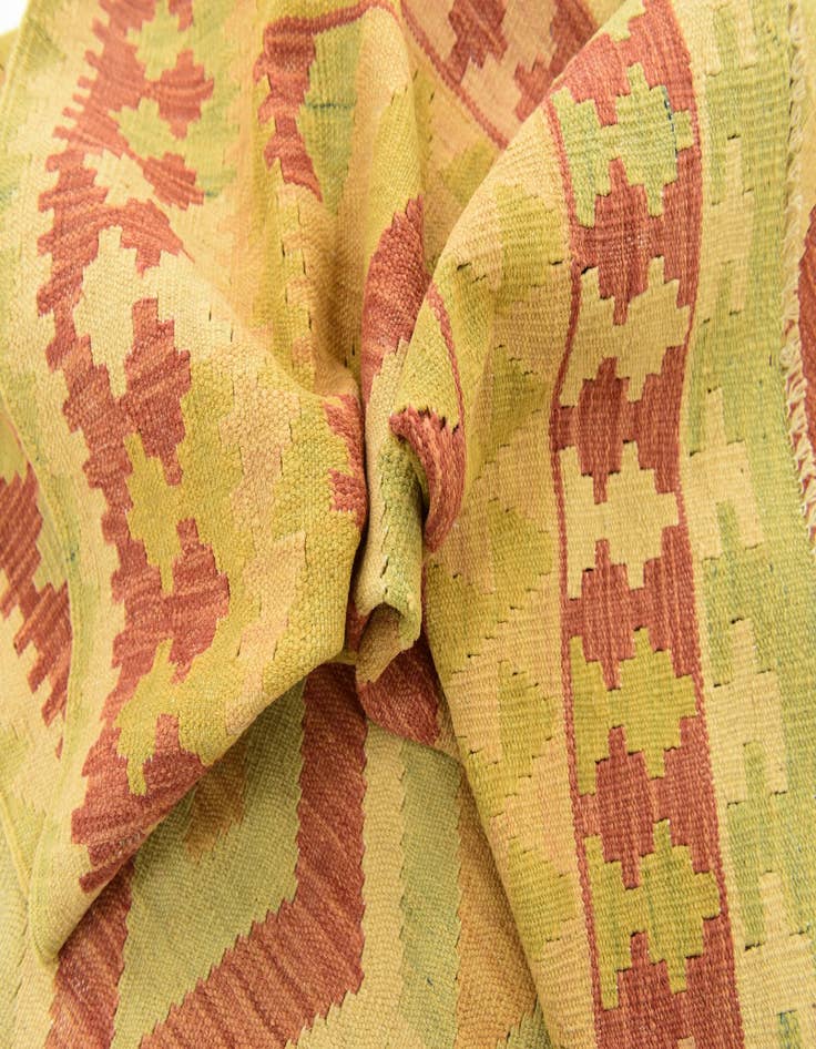 Detail image of 4' 9 x 6' 5  Hand Woven Kilim Waziri Wool Rug