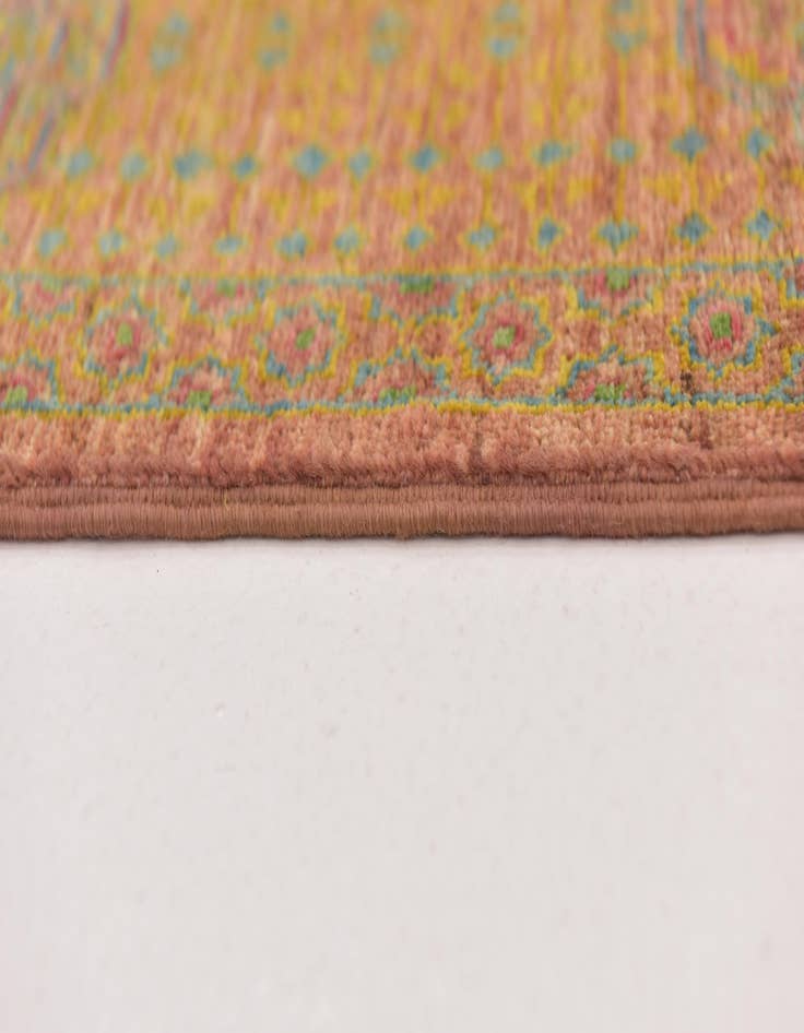 Detail image of 5' 6 x 7' 7  Hand Knotted Mamluk Ziegler Rug