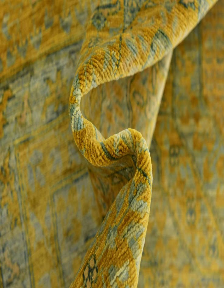 Detail image of 9' 10 x 14' 3  Hand Knotted Mamluk Ziegler Rug