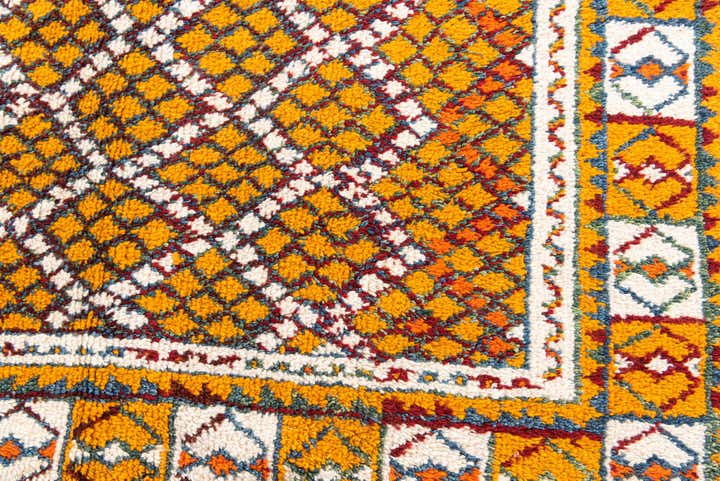5' 4 x 9' Hand Knotted Moroccan Oriental Wool Rug