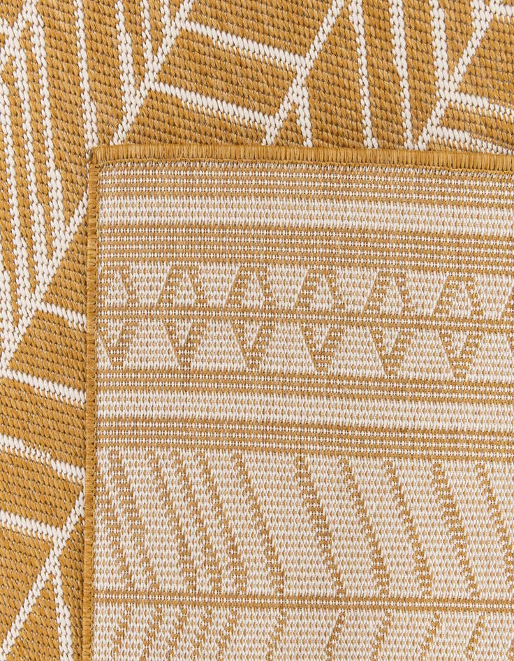 Detail image of 5' 3 x 7' 8  Washable Modern Indoor / Outdoor Rug