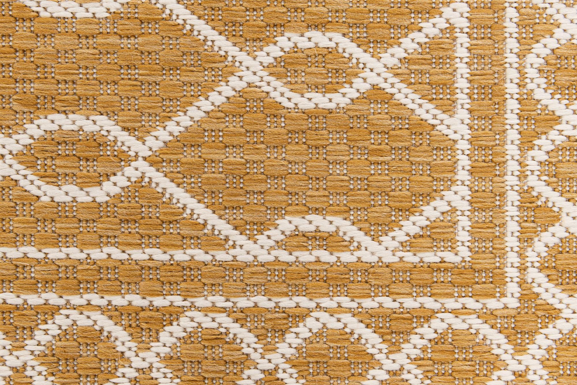 5' 3 x 7' 8 Easy-Clean Modern Indoor / Outdoor Rug