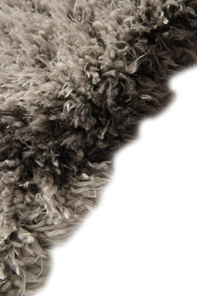 Detail image of 5' 4 x 7' 8 Soft Touch Shag Rug