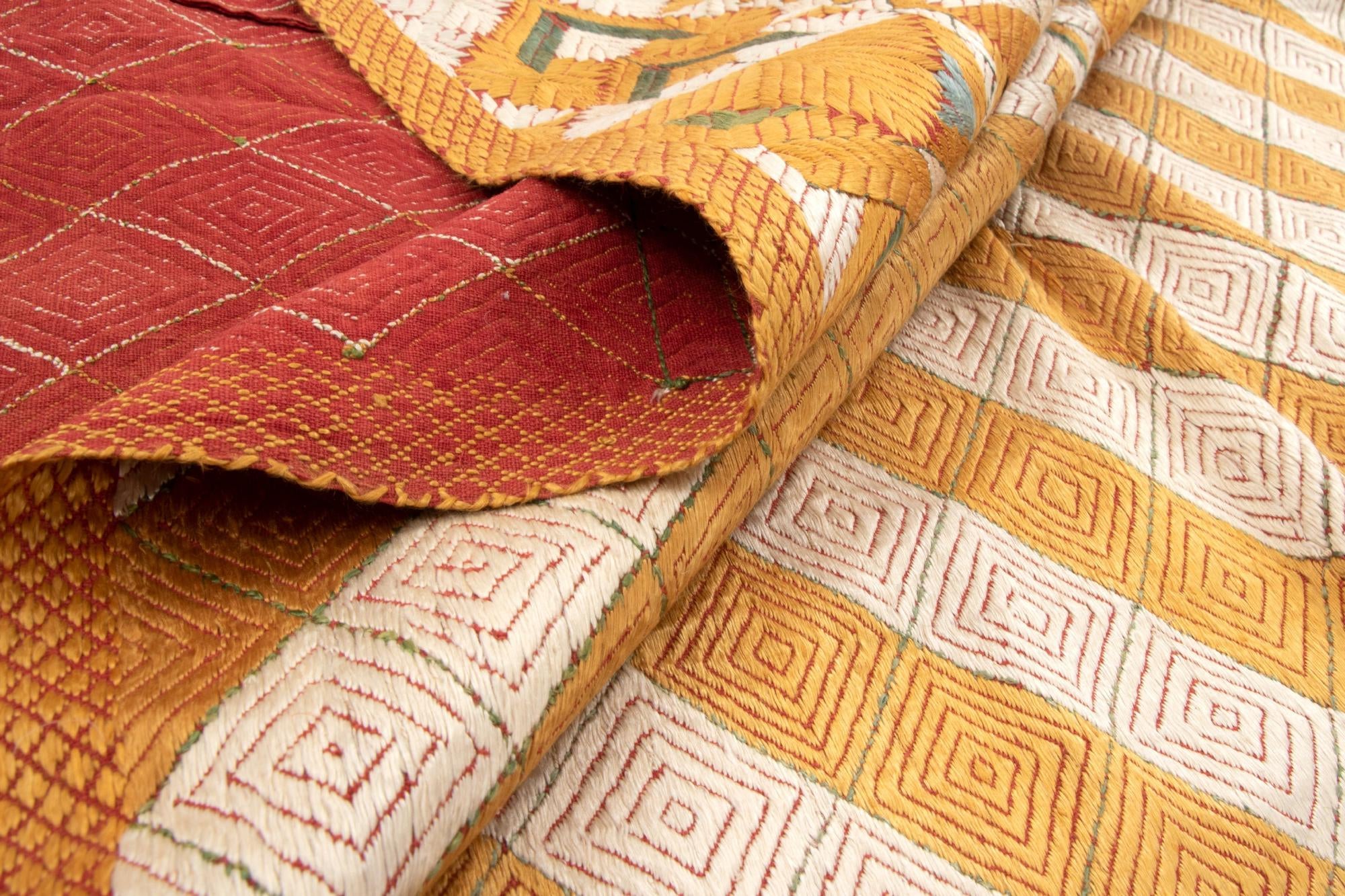 4' 6 x 8' 5 Stickerei Rug