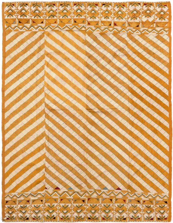 Detail image of 4' 6 x 8' 5 Stickerei Rug