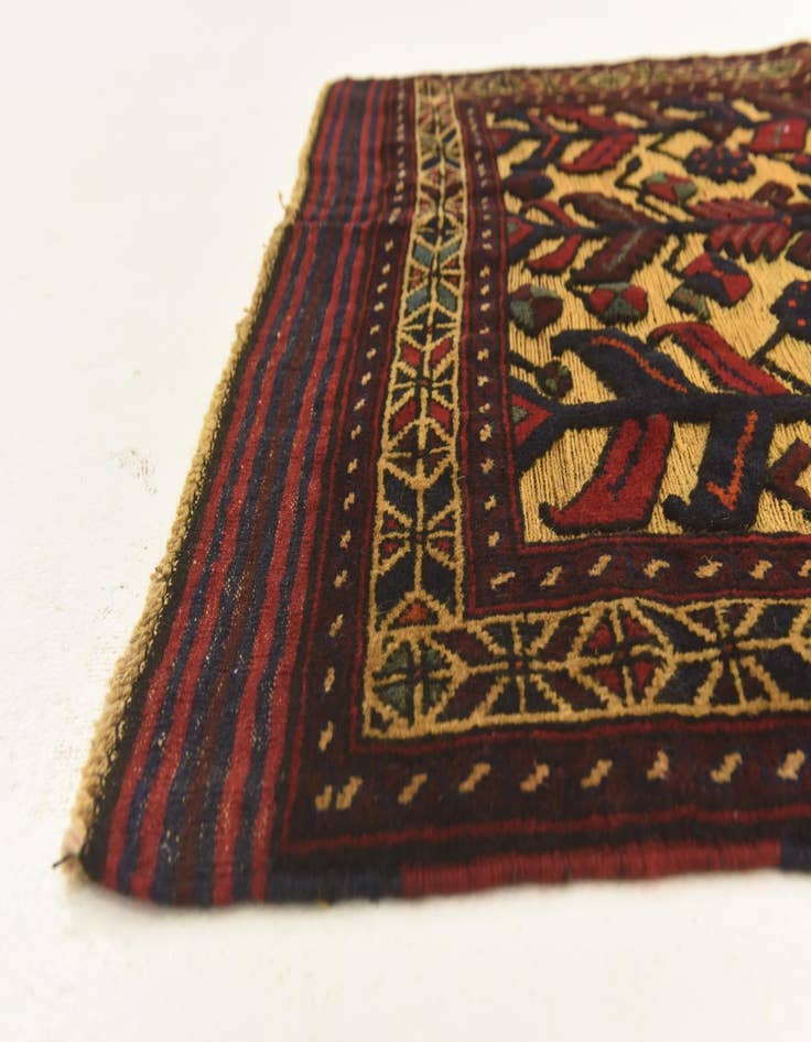 Detail image of 3' x 4' 4 Hand Knotted Sumak Wool Rug