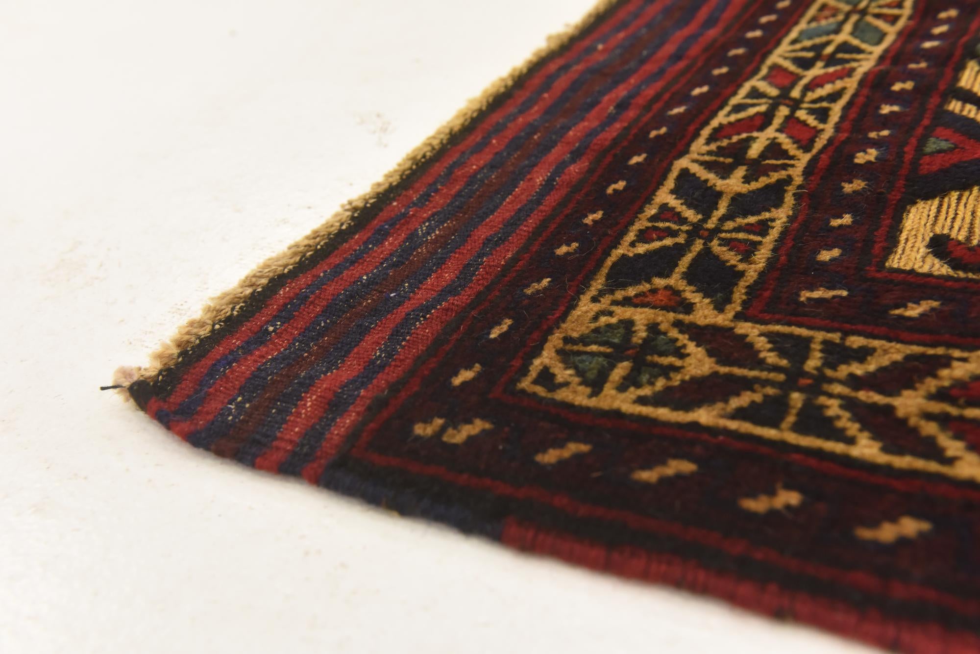 3' x 4' 4 Hand Knotted Sumak Wool Rug
