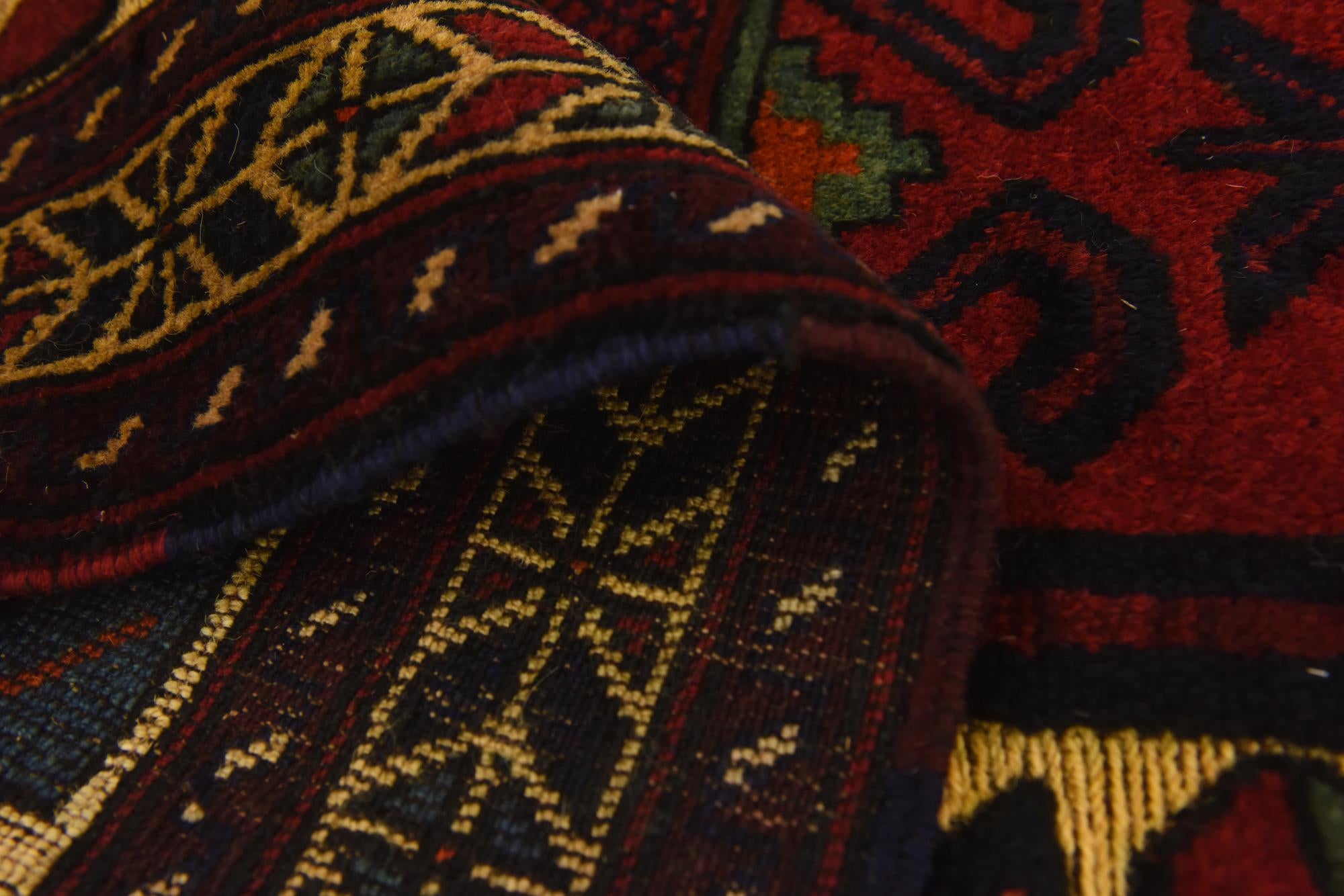 3' x 4' 4 Hand Knotted Sumak Wool Rug