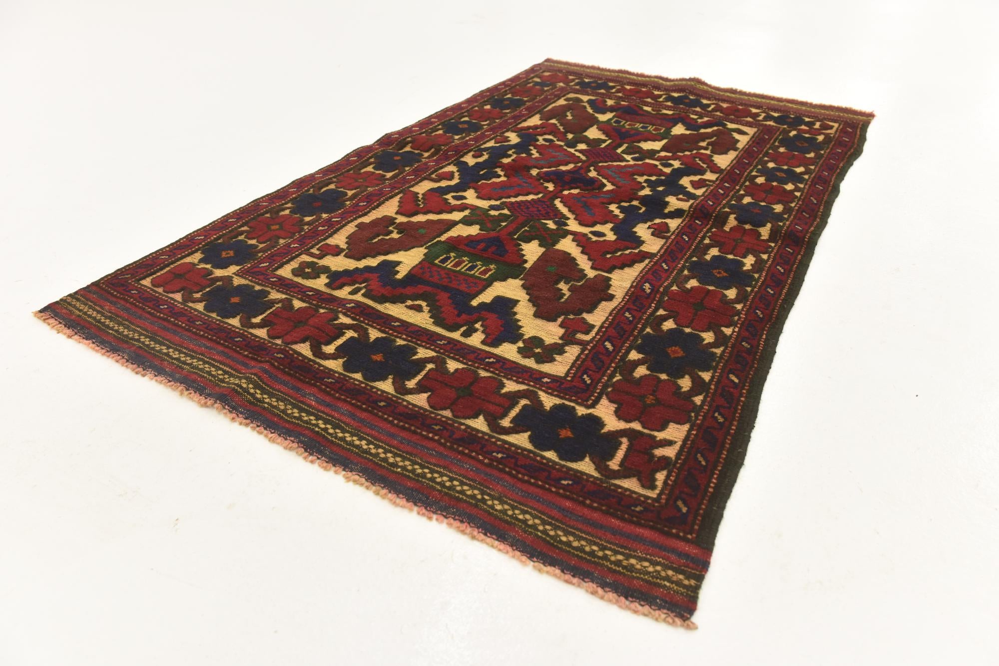 2' 11 x 4' 9 Hand Knotted Sumak Wool Rug