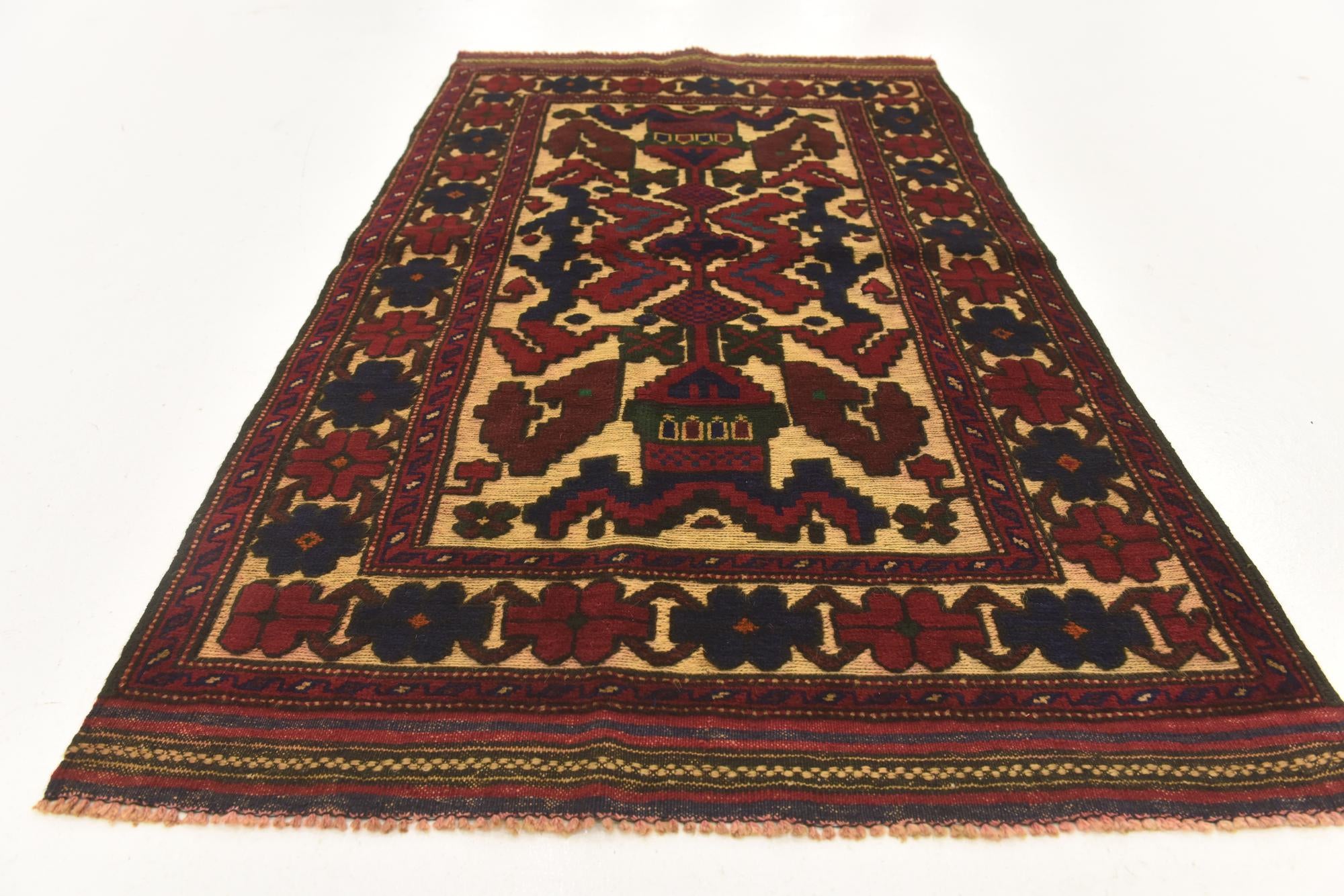 2' 11 x 4' 9 Hand Knotted Sumak Wool Rug