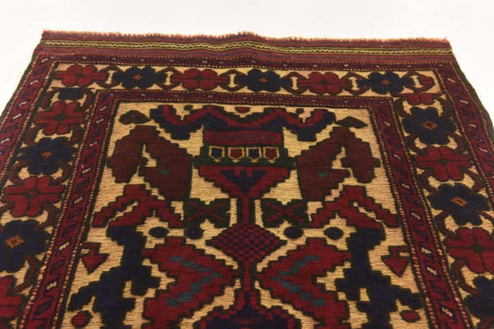 2' 11 x 4' 9 Hand Knotted Sumak Wool Rug