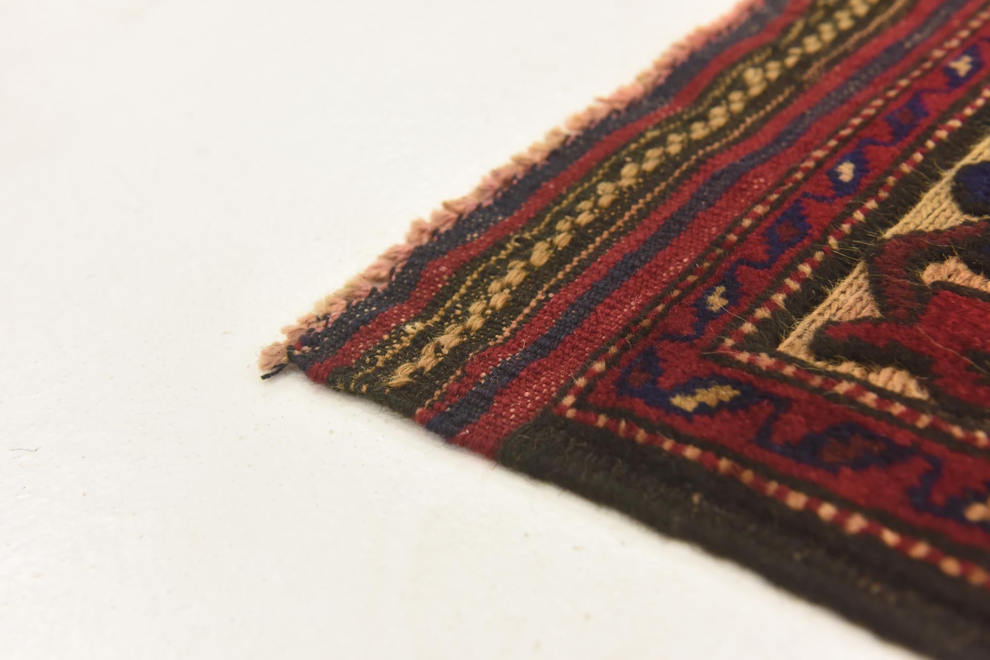 2' 11 x 4' 9 Hand Knotted Sumak Wool Rug