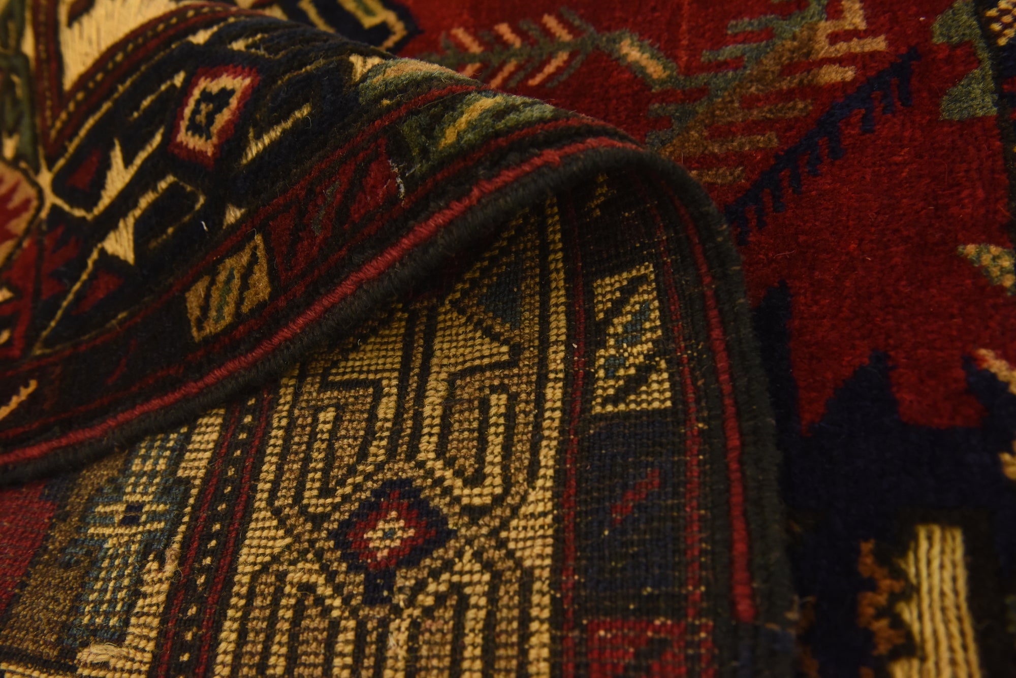 4' x 6' 6 Hand Knotted Sumak Wool Rug