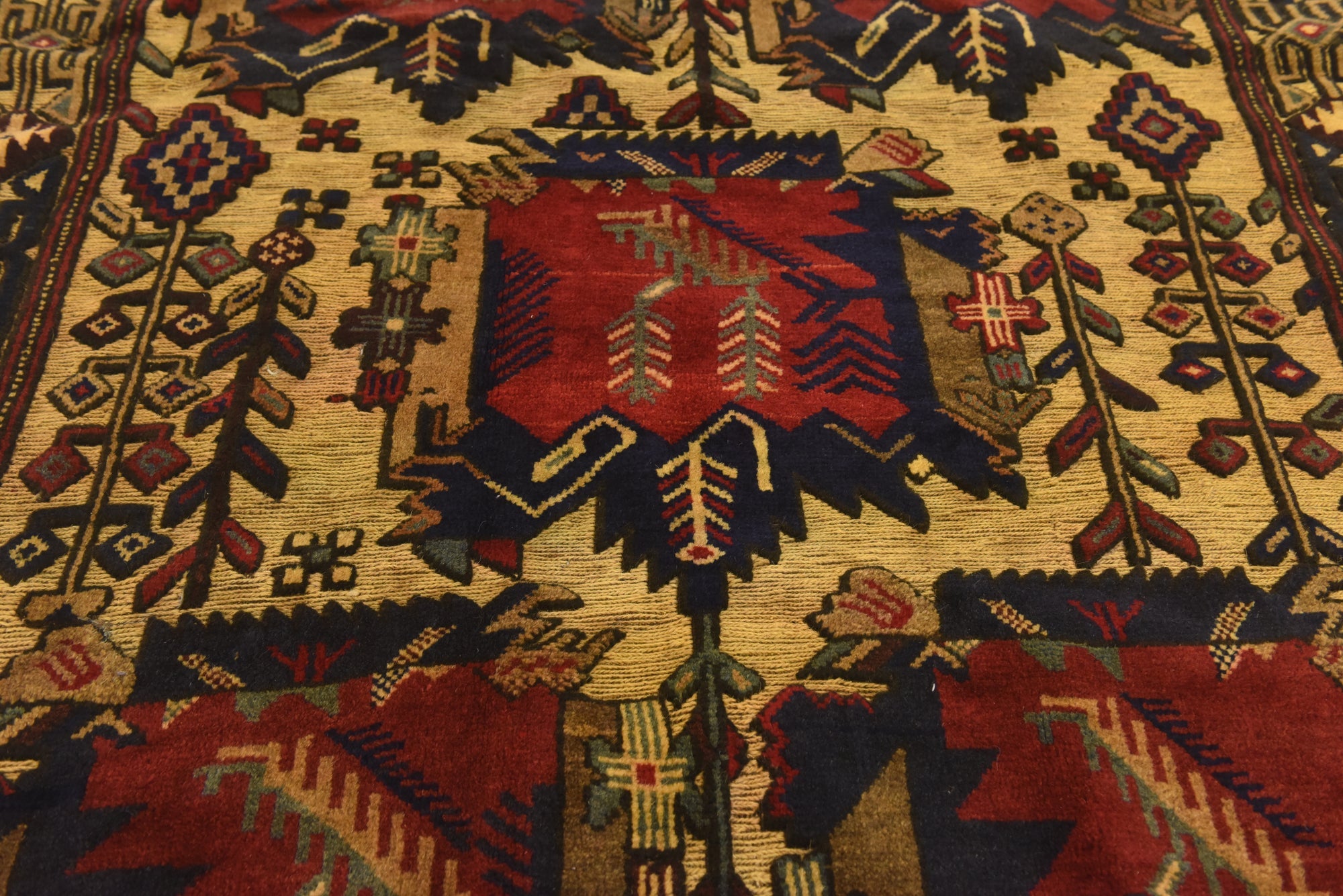 4' x 6' 6 Hand Knotted Sumak Wool Rug