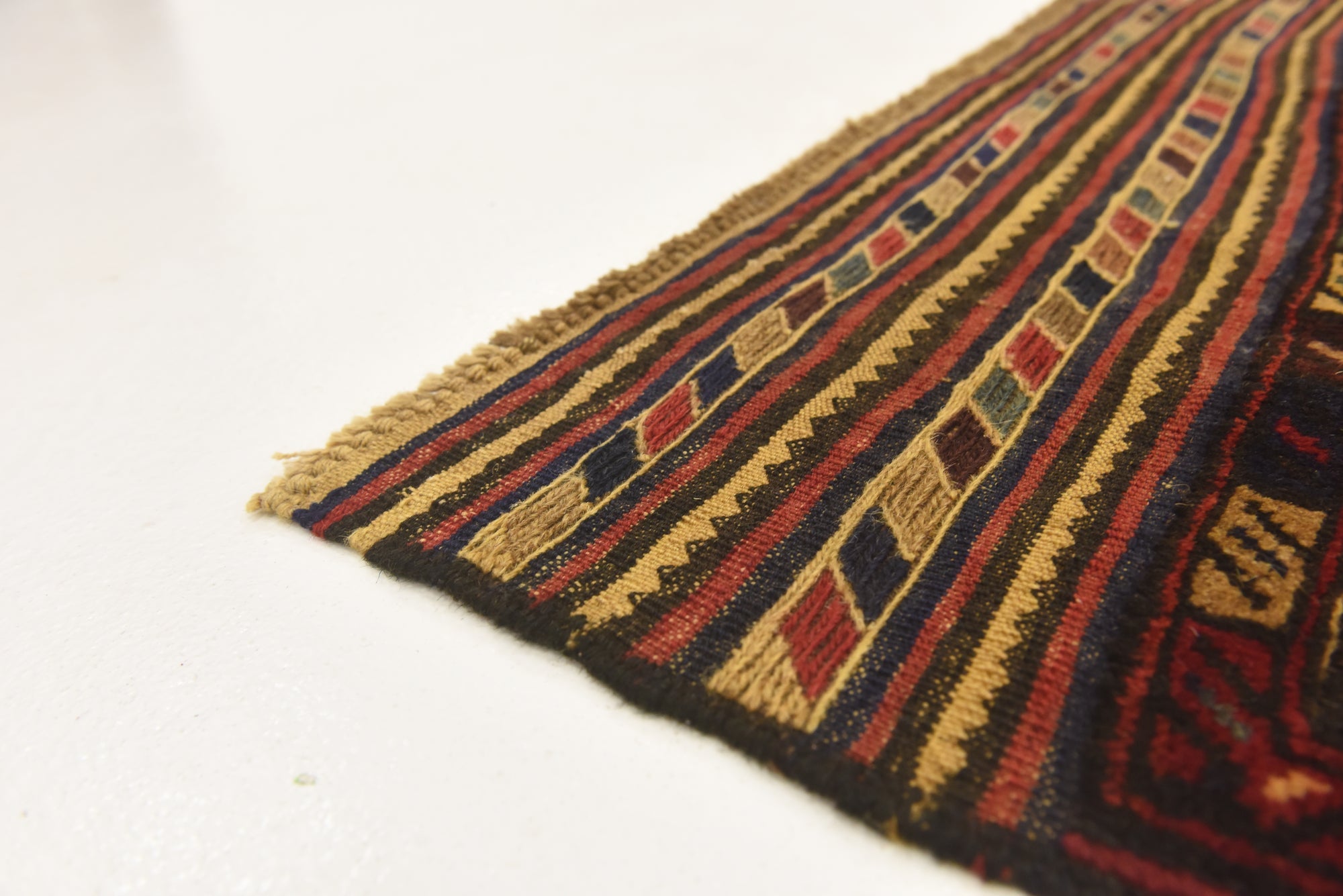 4' x 6' 6 Hand Knotted Sumak Wool Rug
