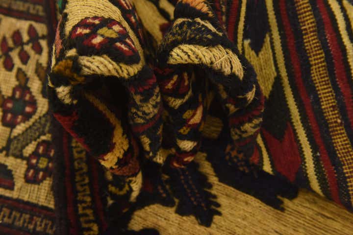 4' 2 x 6' 8 Hand Knotted Sumak Wool Rug