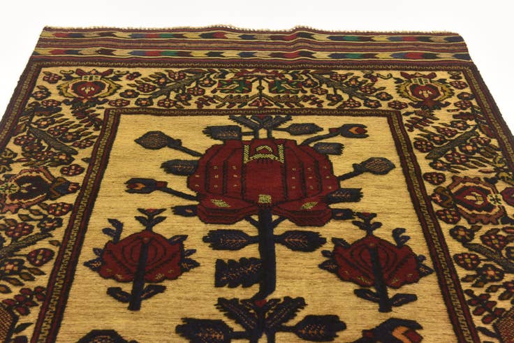 Detail image of 4' 2 x 6' 8 Hand Knotted Sumak Wool Rug