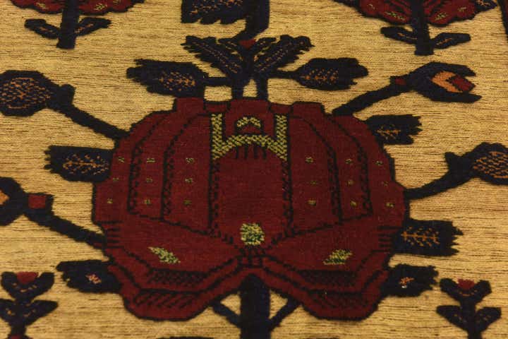 4' 2 x 6' 8 Hand Knotted Sumak Wool Rug