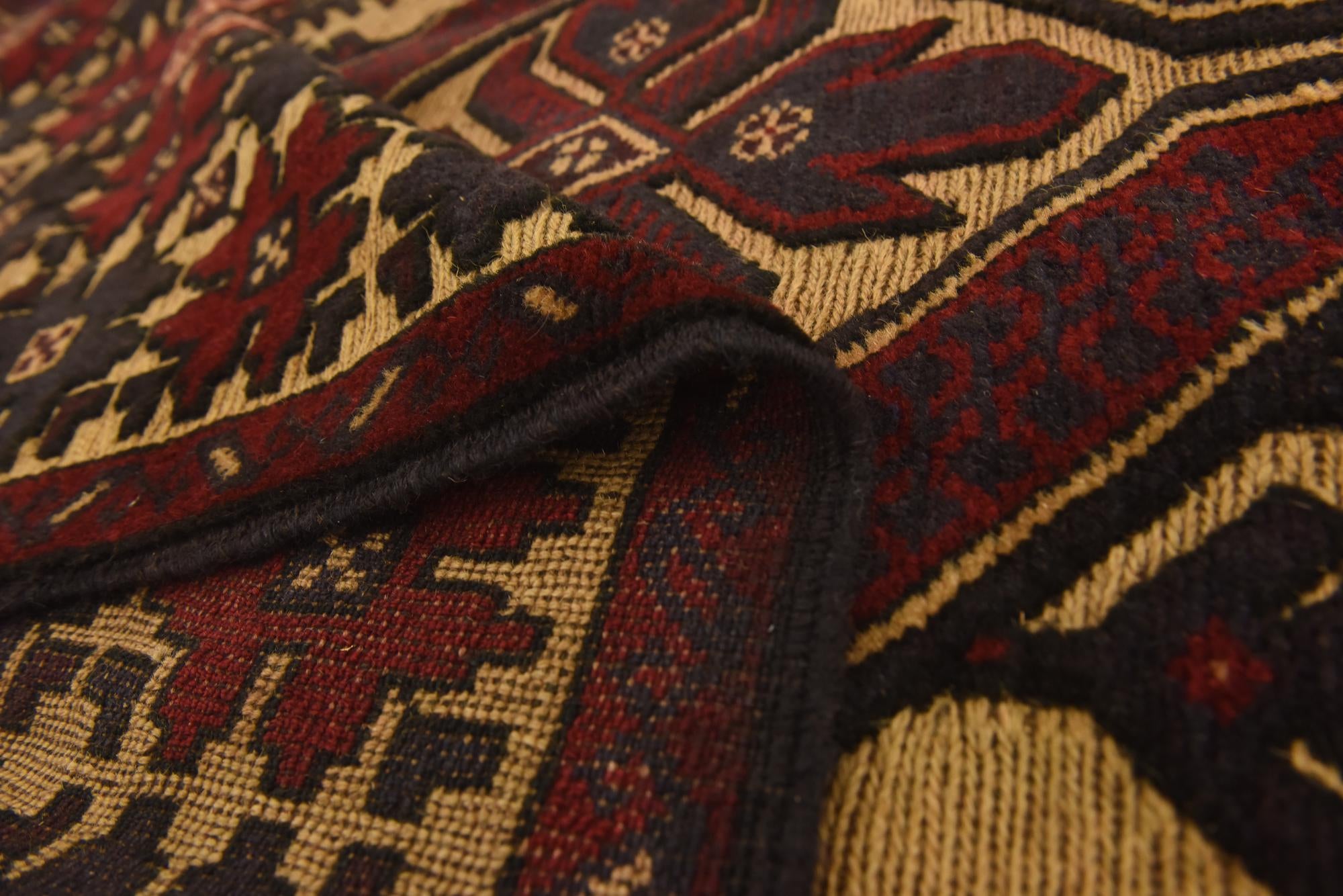 4' 5 x 6' 4 Hand Knotted Sumak Wool Rug