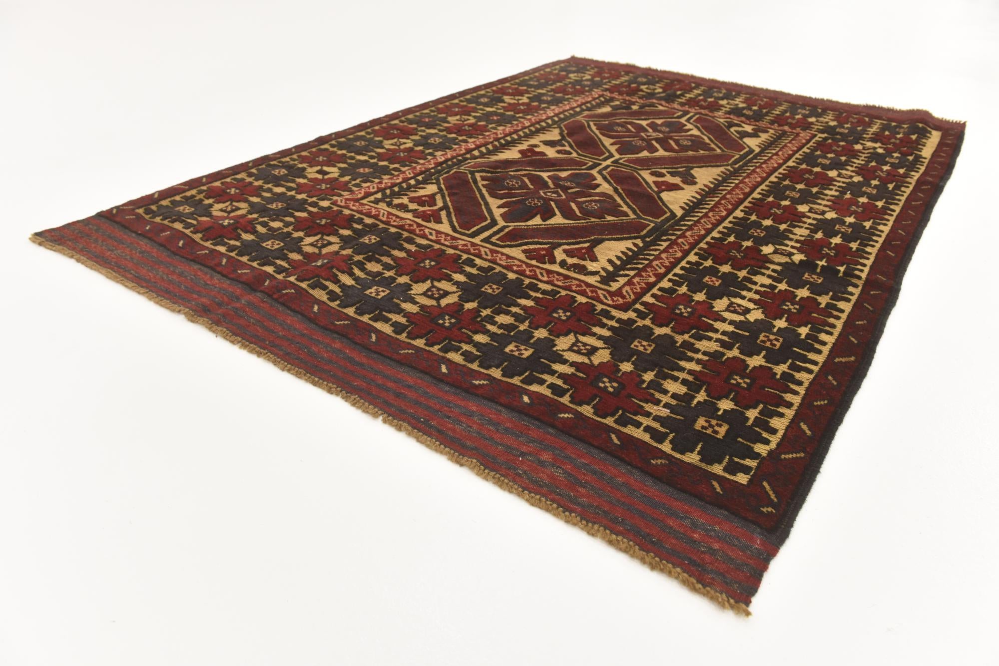 4' 5 x 6' 4 Hand Knotted Sumak Wool Rug