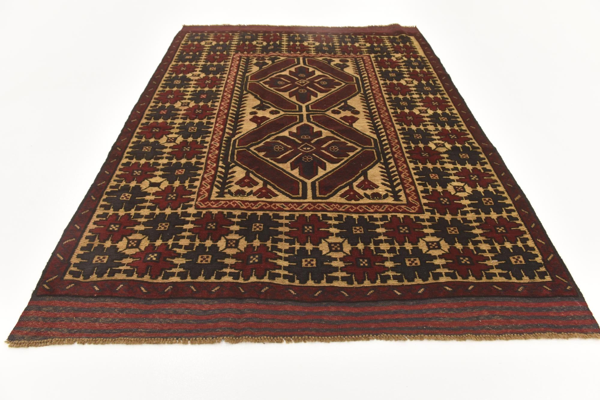 4' 5 x 6' 4 Hand Knotted Sumak Wool Rug