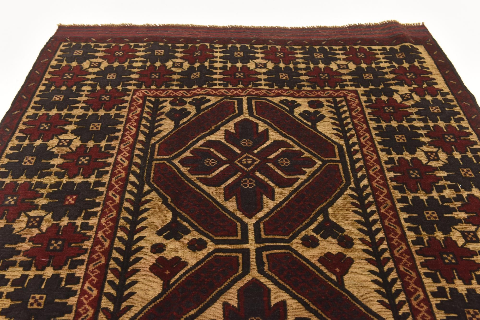 4' 5 x 6' 4 Hand Knotted Sumak Wool Rug