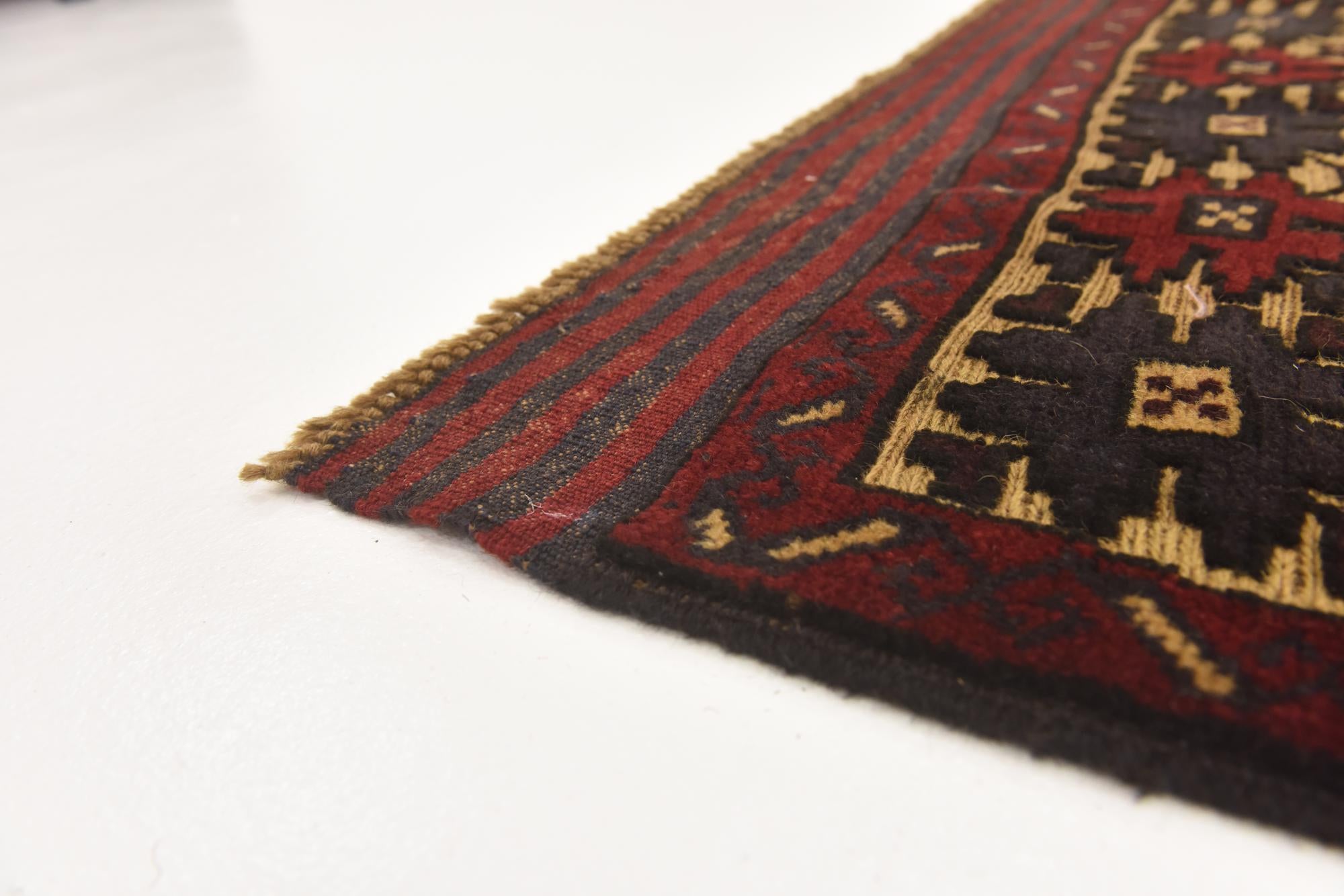 4' 5 x 6' 4 Hand Knotted Sumak Wool Rug