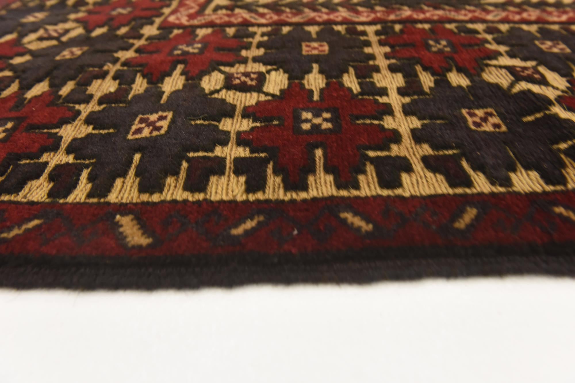 4' 5 x 6' 4 Hand Knotted Sumak Wool Rug