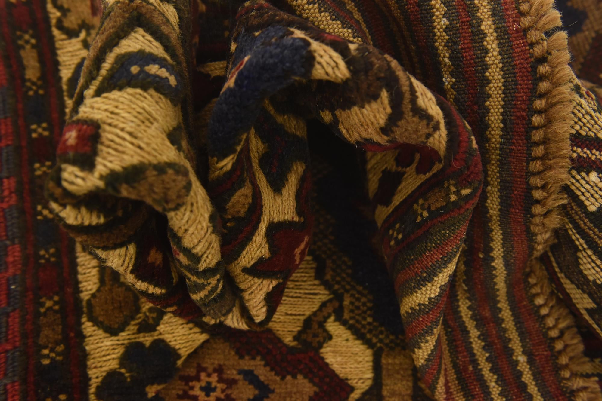 4' 3 x 6' 1 Hand Knotted Sumak Wool Rug