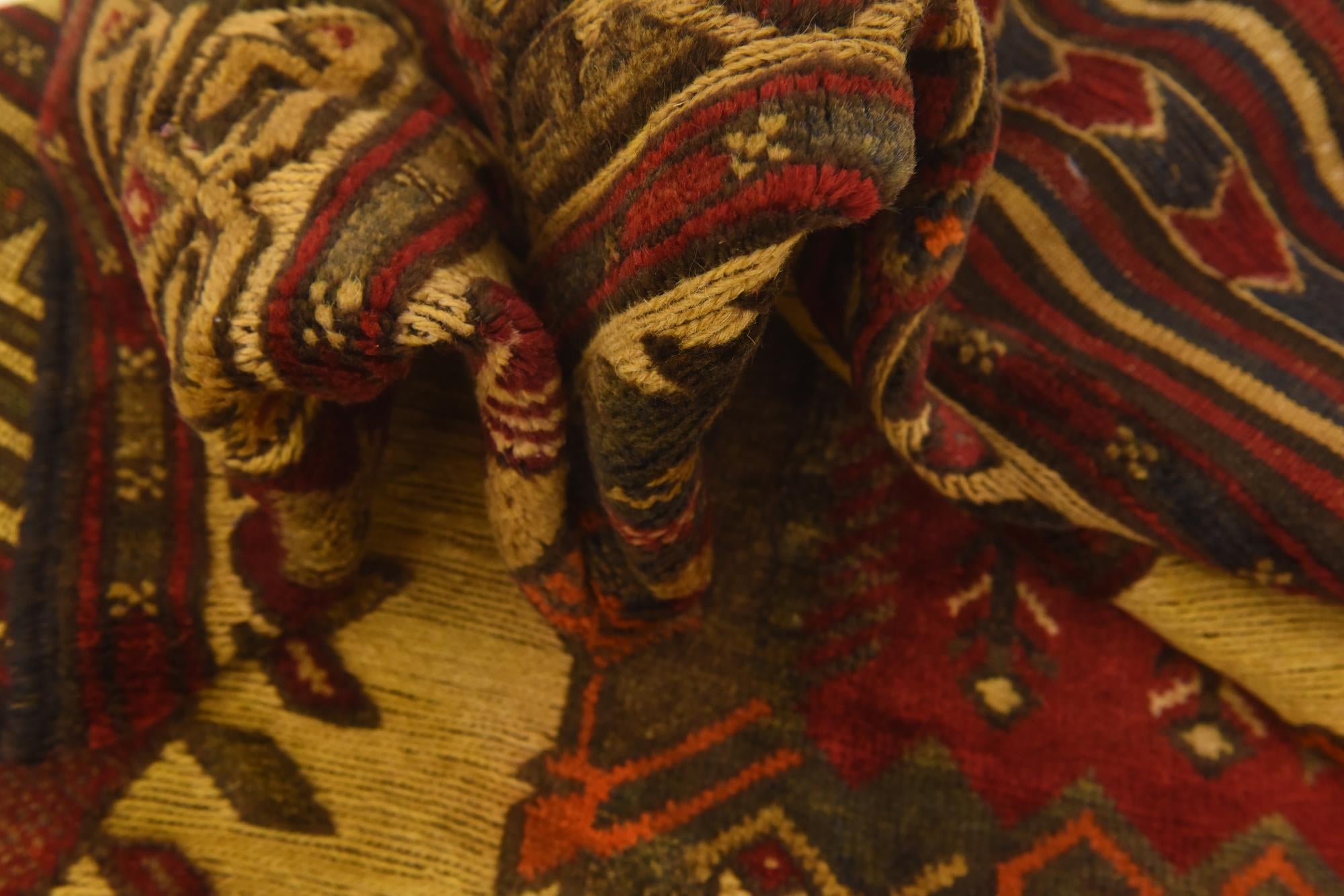 4' 5 x 6' 6 Hand Knotted Sumak Wool Rug