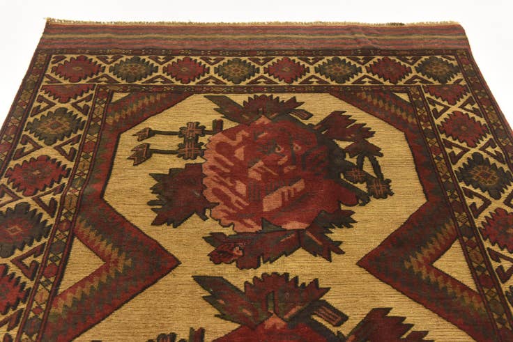 Detail image of 4' 3 x 6' 2 Hand Knotted Sumak Wool Rug