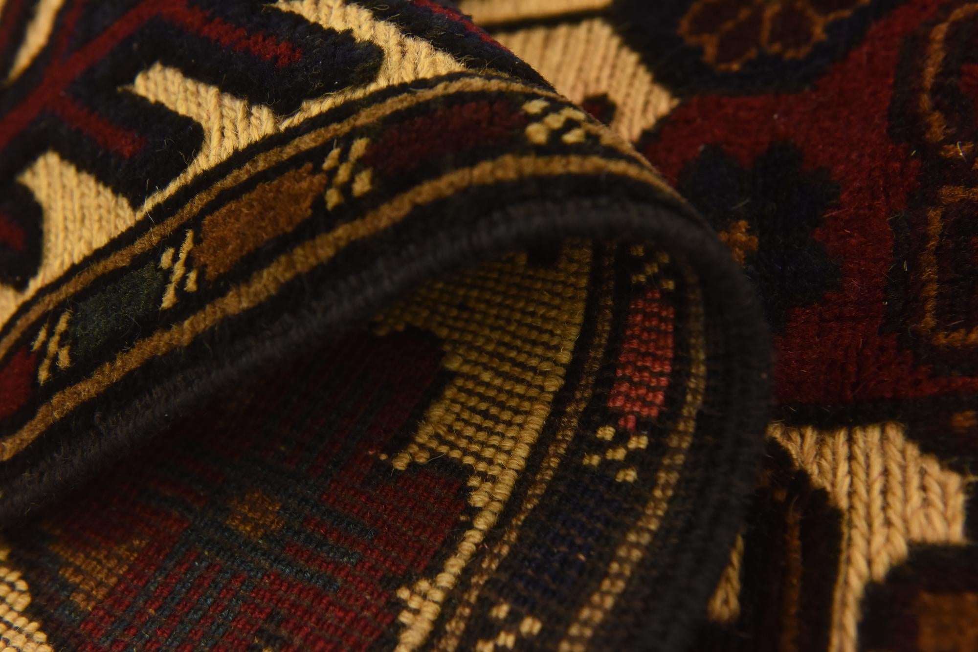 4' x 6' 1 Hand Knotted Sumak Wool Rug