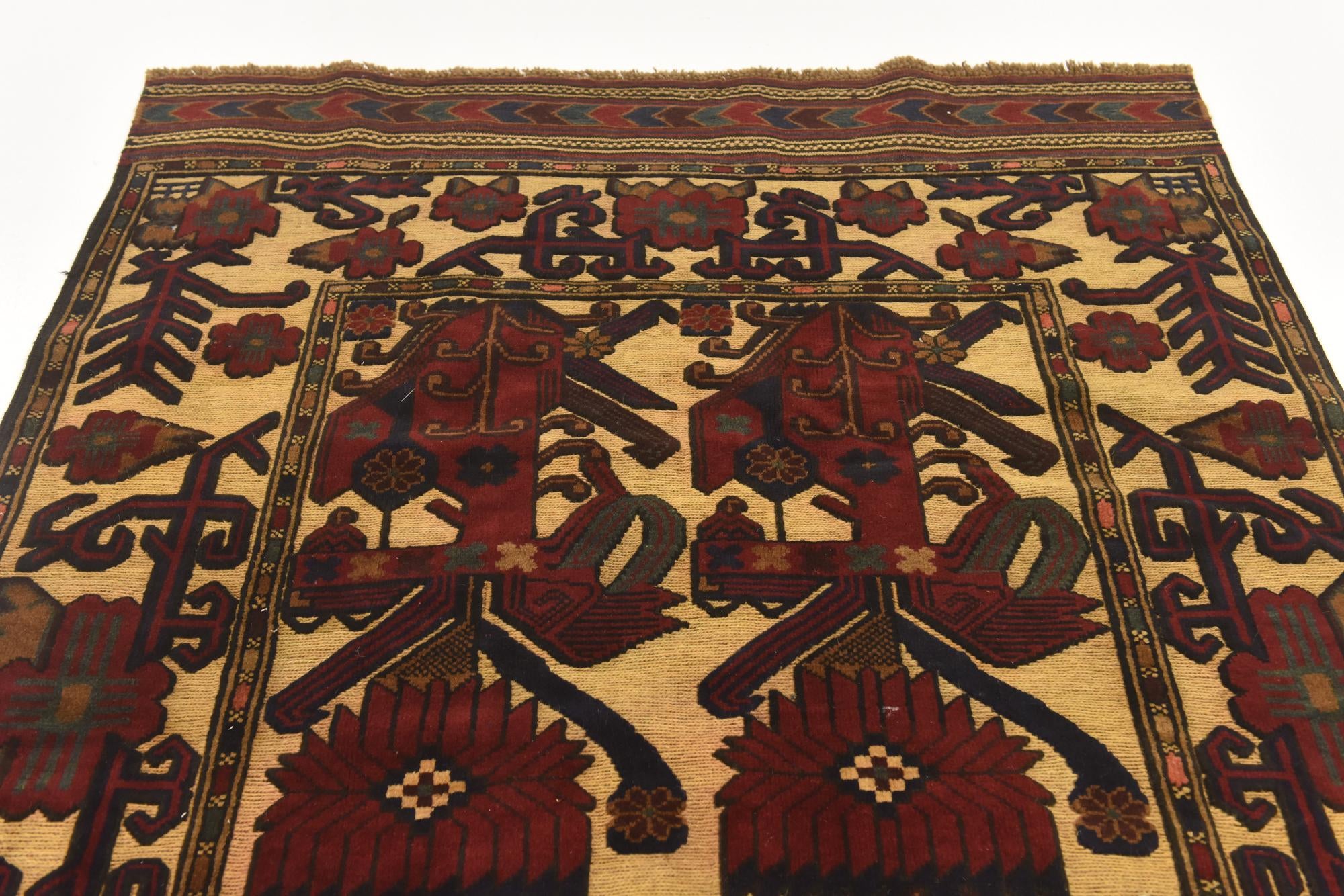 4' x 6' 1 Hand Knotted Sumak Wool Rug