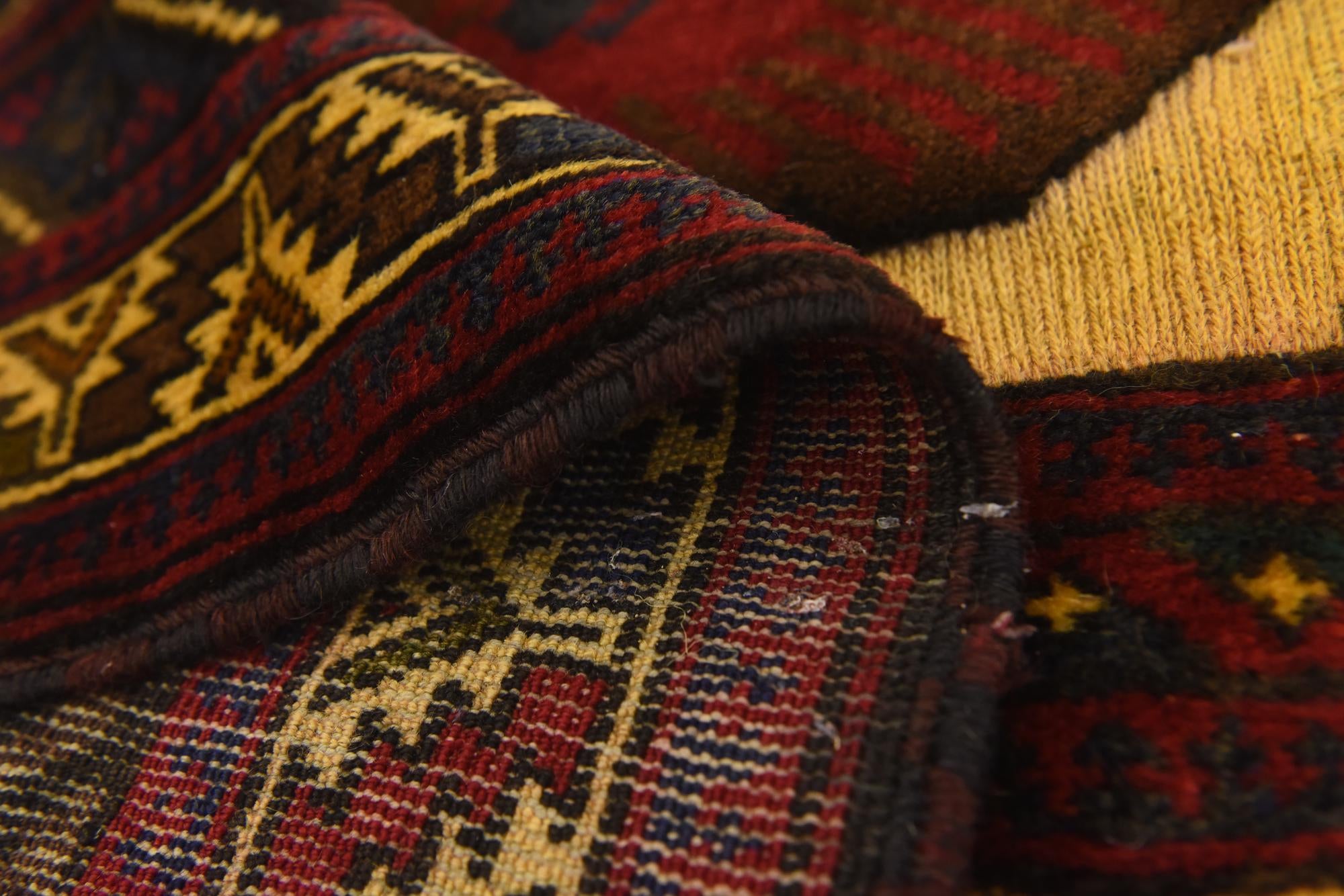 4' 4 x 5' 9 Hand Knotted Sumak Wool Rug