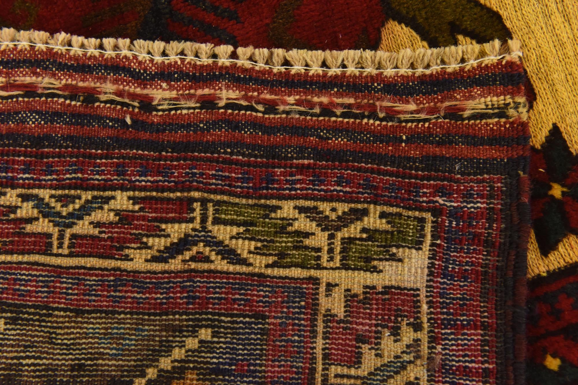 4' 4 x 5' 9 Hand Knotted Sumak Wool Rug