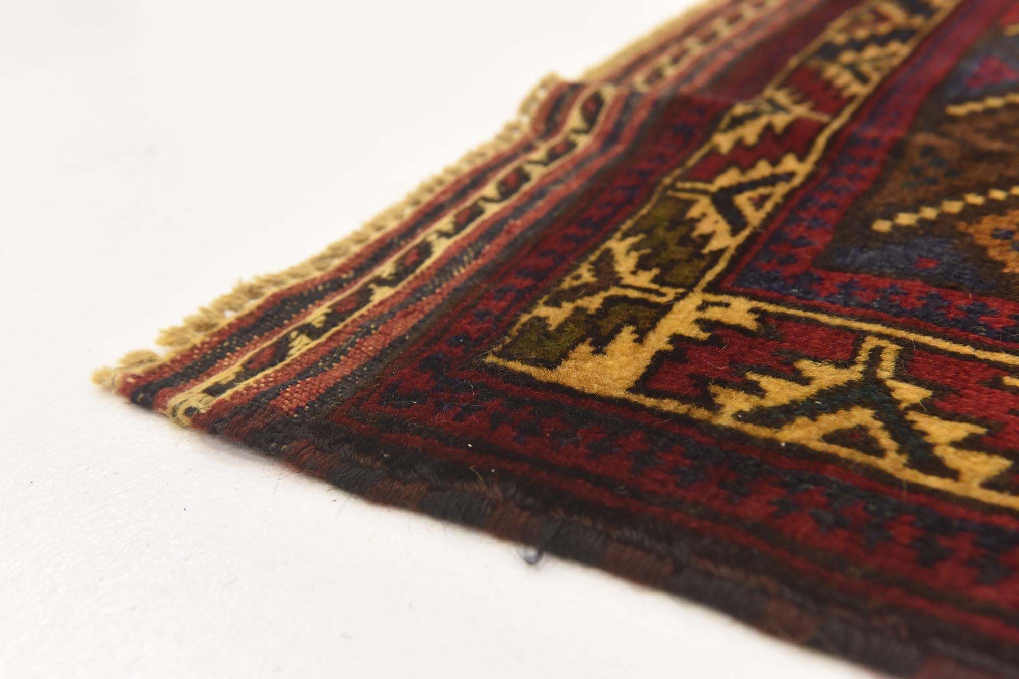 4' 4 x 5' 9 Hand Knotted Sumak Wool Rug
