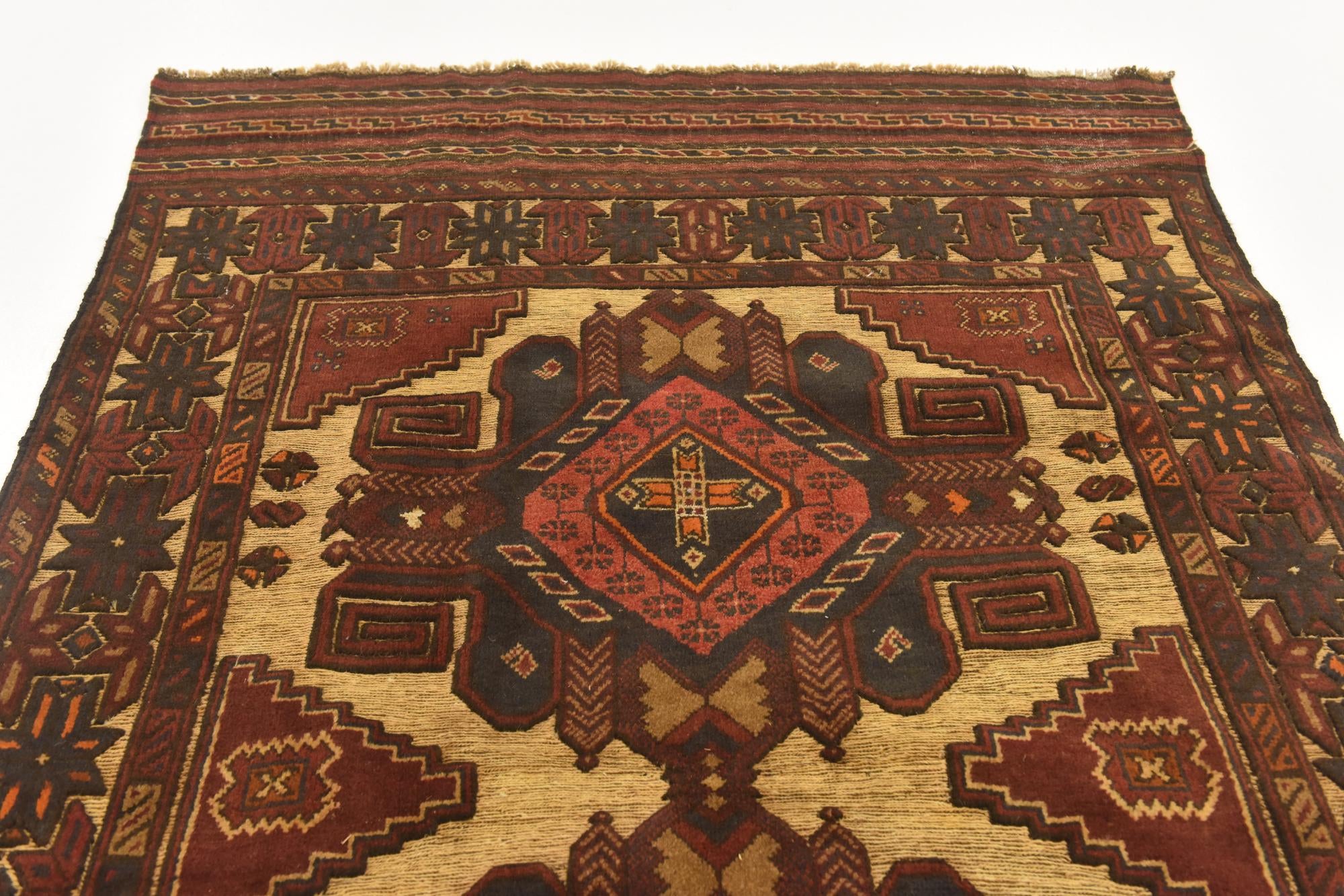 4' 1 x 6' 9 Hand Knotted Sumak Wool Rug