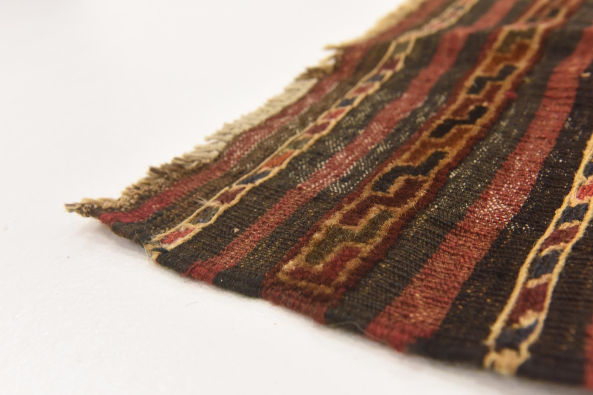 4' 1 x 6' 9 Hand Knotted Sumak Wool Rug