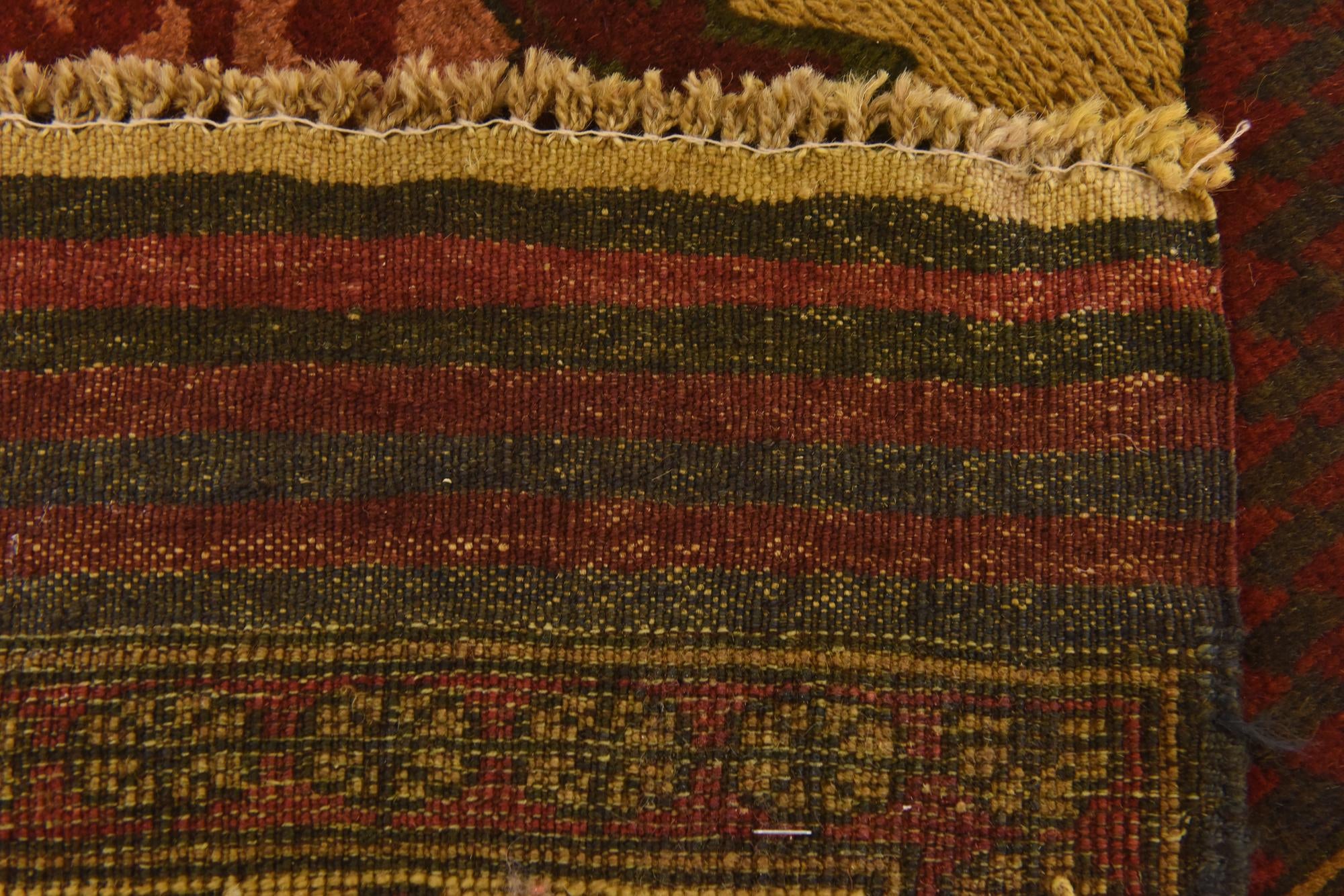 4' 1 x 6' Hand Knotted Sumak Wool Rug