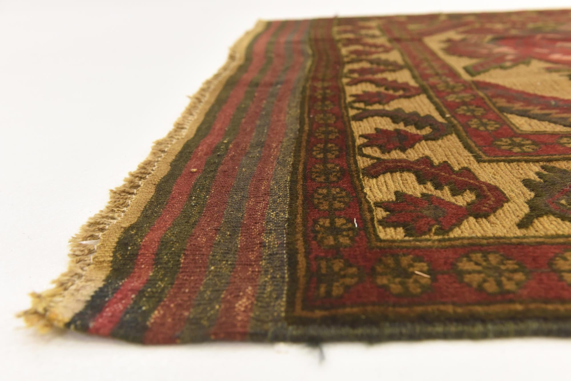 4' 1 x 6' Hand Knotted Sumak Wool Rug
