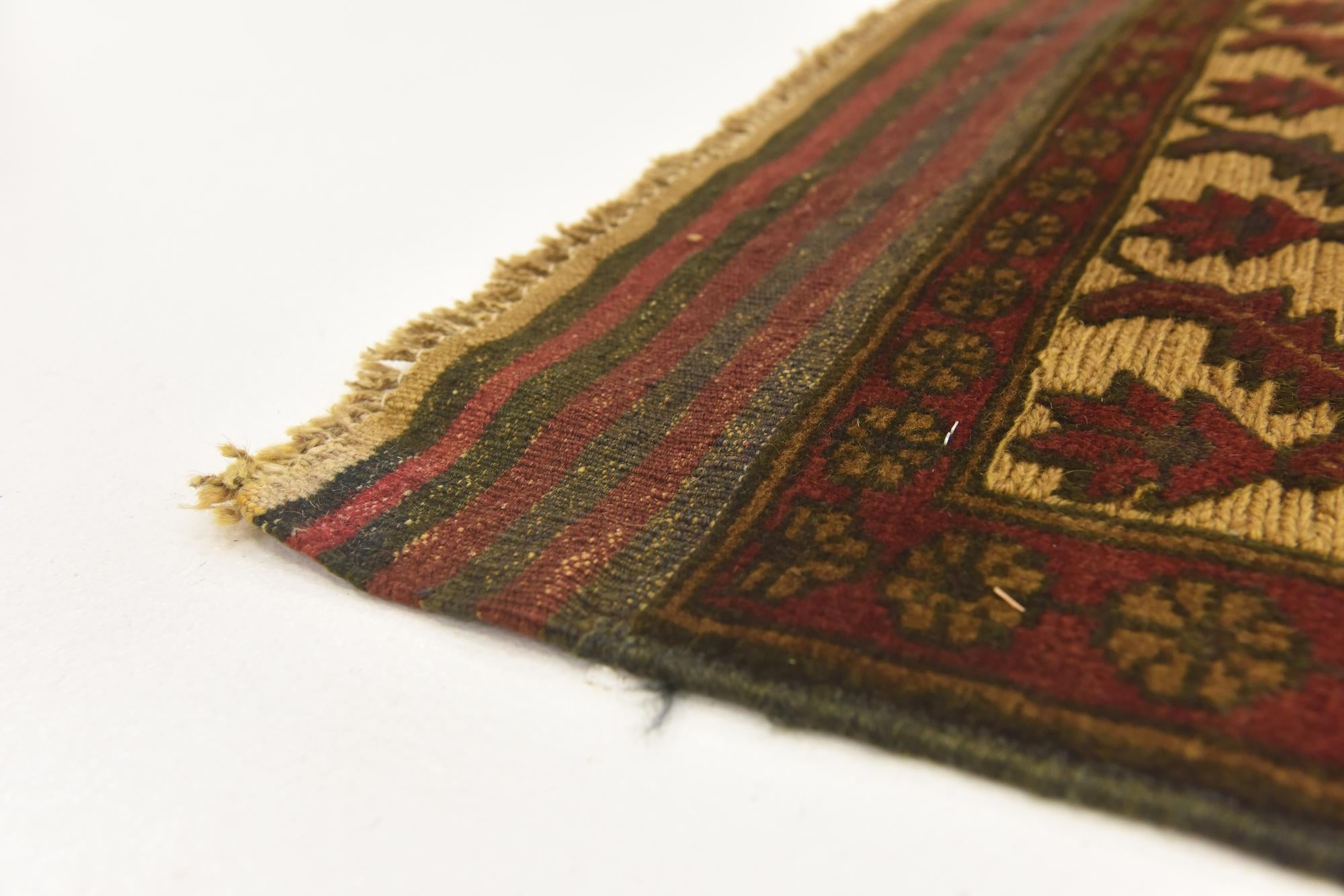 4' 1 x 6' Hand Knotted Sumak Wool Rug