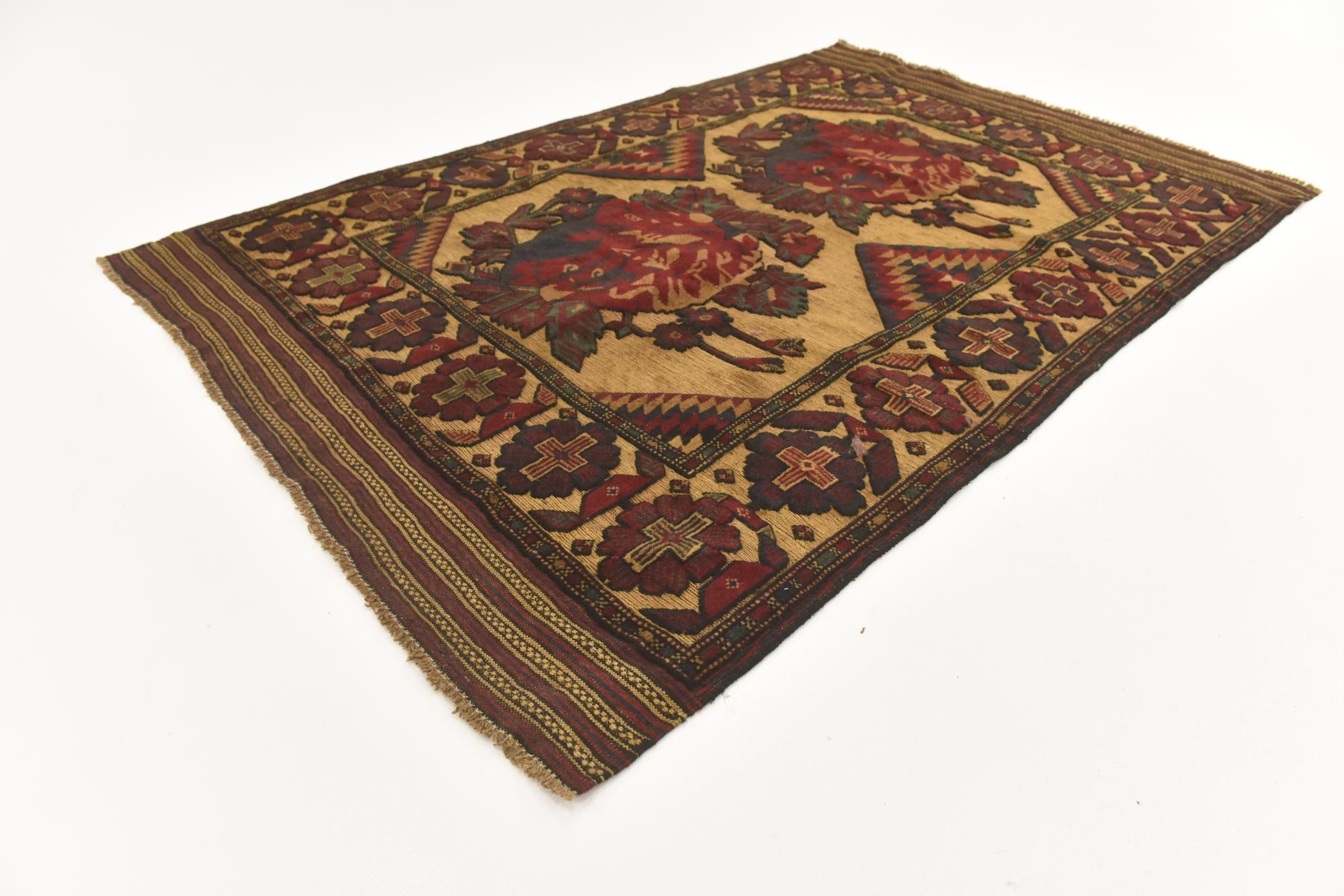 4' 3 x 6' 2 Hand Knotted Sumak Wool Rug