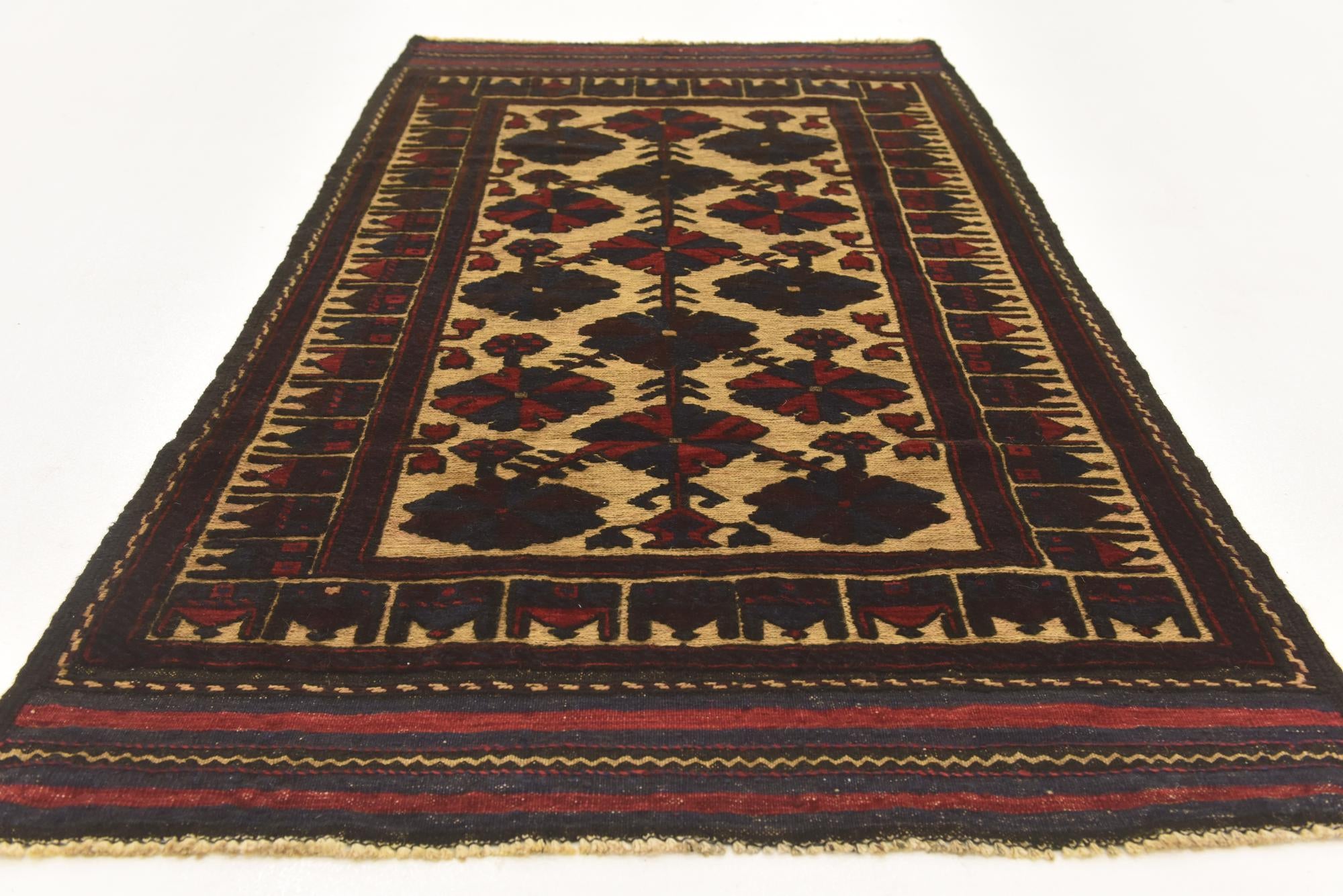 2' 9 x 4' 8 Hand Knotted Sumak Wool Rug