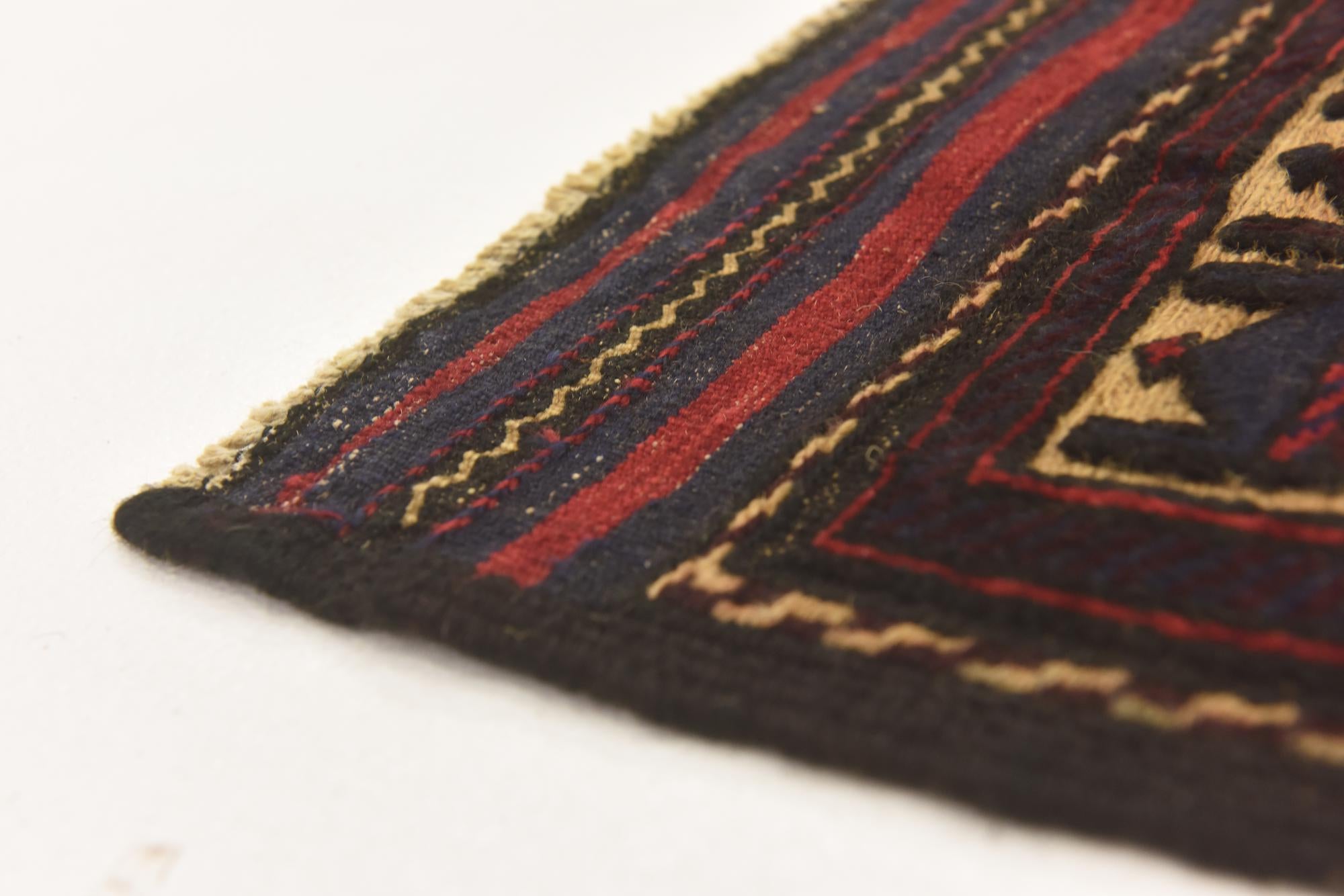 2' 9 x 4' 8 Hand Knotted Sumak Wool Rug