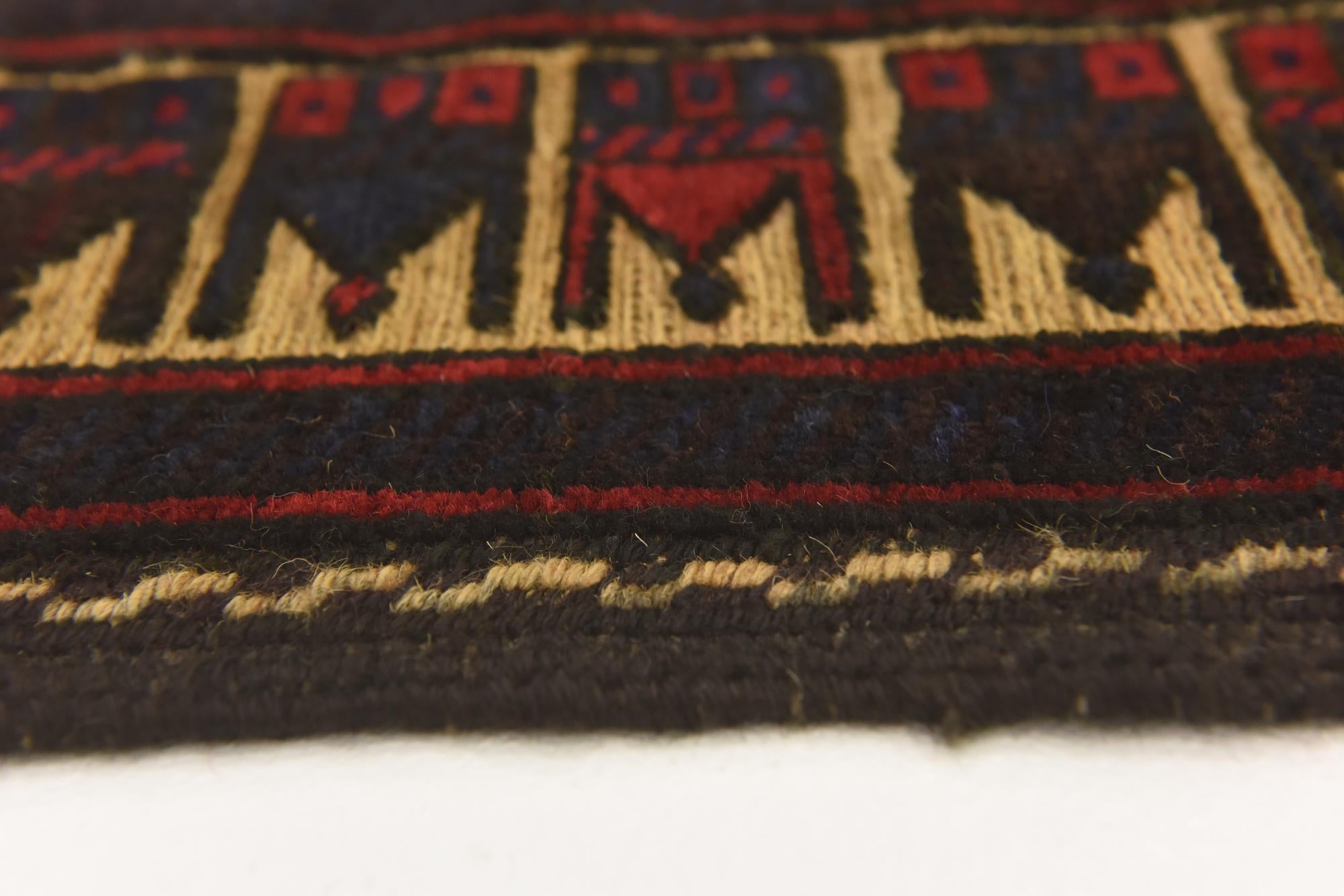 2' 9 x 4' 8 Hand Knotted Sumak Wool Rug