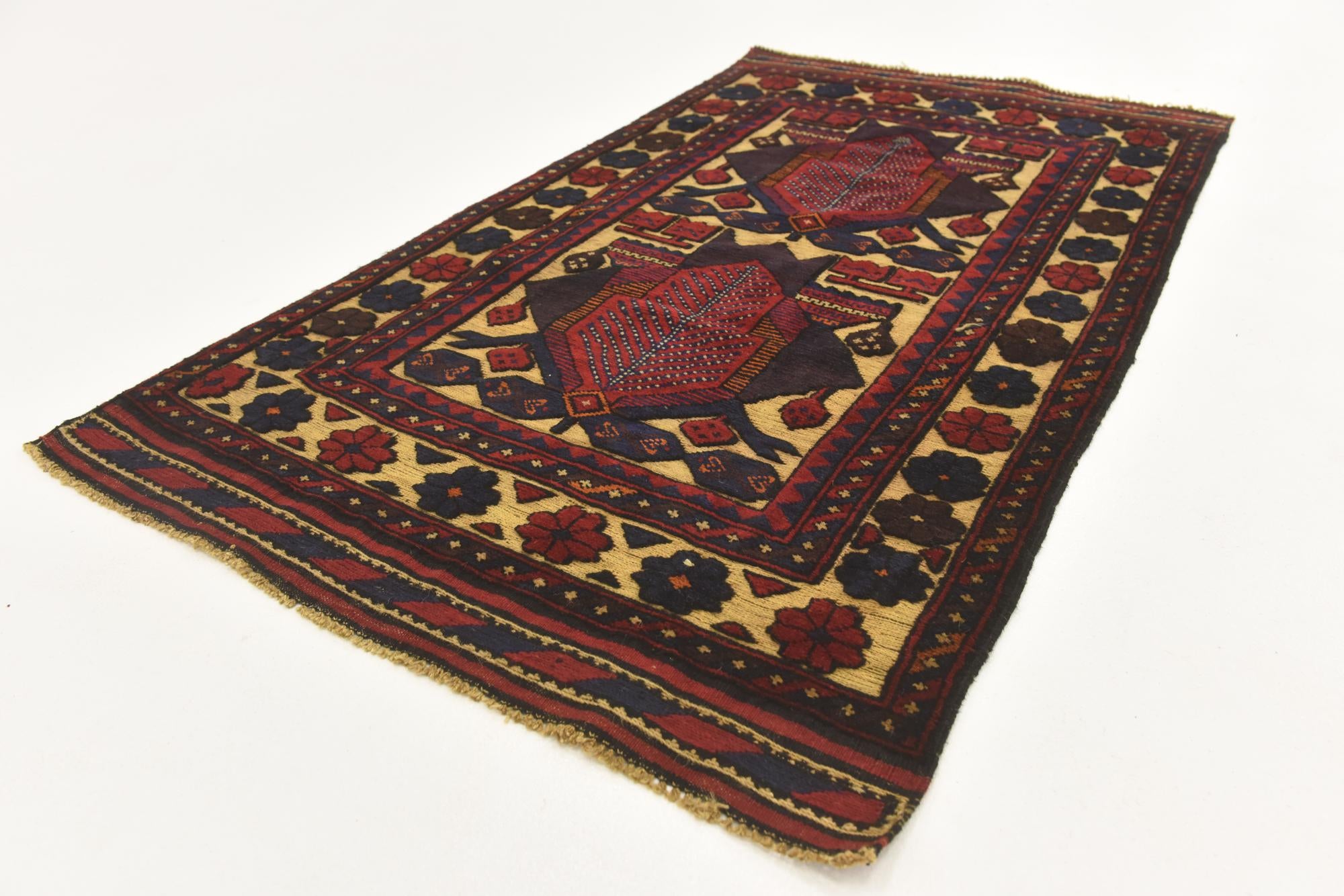 2' 8 x 4' 9 Hand Knotted Sumak Wool Rug