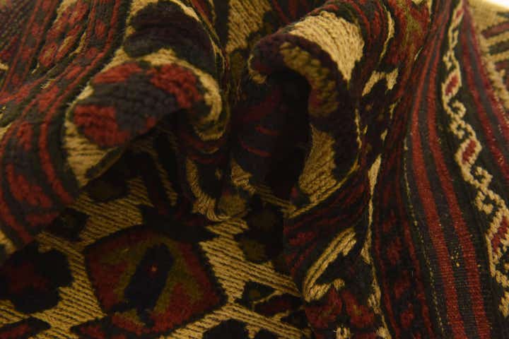 2' 10 x 4' 8 Hand Knotted Sumak Wool Rug