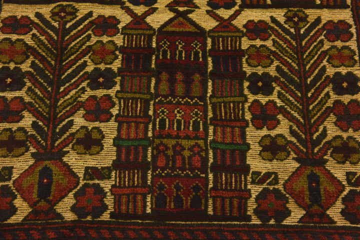 2' 10 x 4' 8 Hand Knotted Sumak Wool Rug