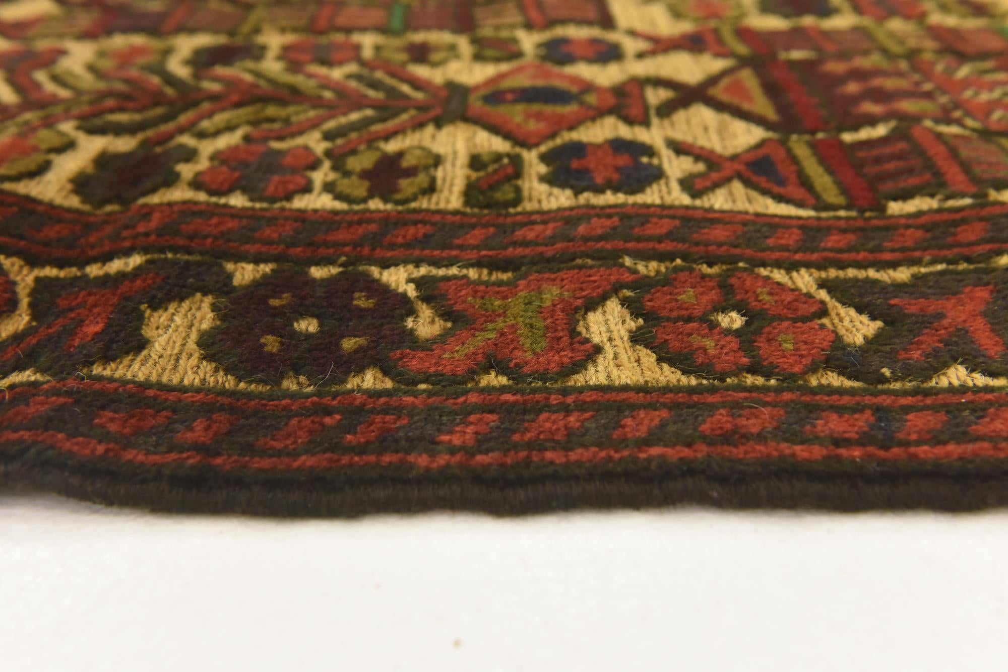2' 10 x 4' 8 Hand Knotted Sumak Wool Rug