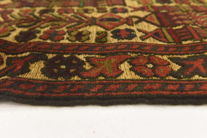 2' 10 x 4' 8 Hand Knotted Sumak Wool Rug